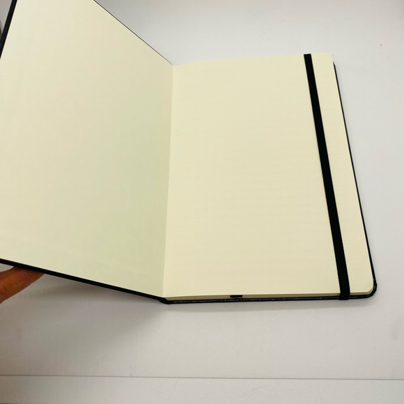 NWOT JournalBooks Ambassador Hard Cover Notebook Black with elastic closure - Picture 5 of 5